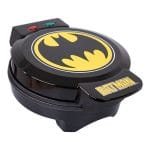 Gofrera Batman Uncanny Brands con Molde Logo DC Antiadherente